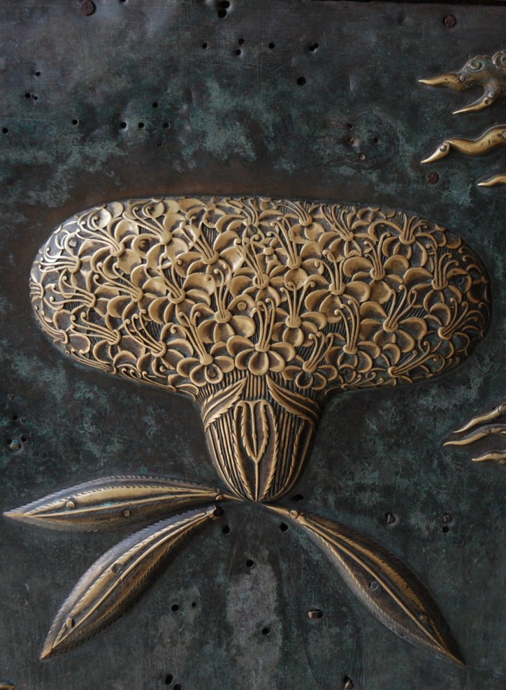 Details of the carved flower